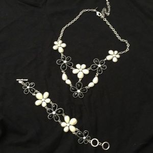 Premier Designs Necklace and Bracelet